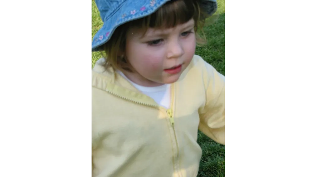 A two-year-old Mishya photo that has not been focal point cropped because of aspect switcher. A little blurry.